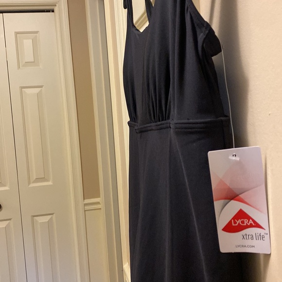 Lands End black swim dress, size 6, NWT - Picture 9 of 10